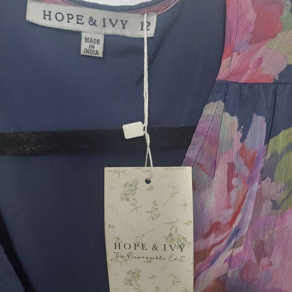 Hope & Ivy Navy & Rose Wrap Dress Size Medium - Picture 6 of 8